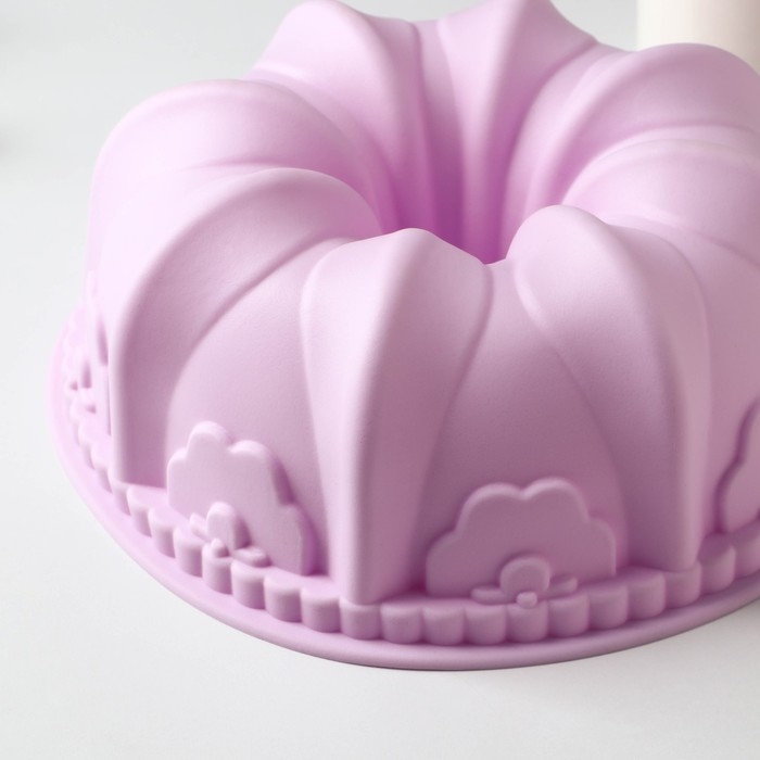 Форма для выпечки Доляна &laquo;Немецкий кекс. Торжество&raquo;, силикон, 22&times;22&times;8,5 см, цвет сиреневый
