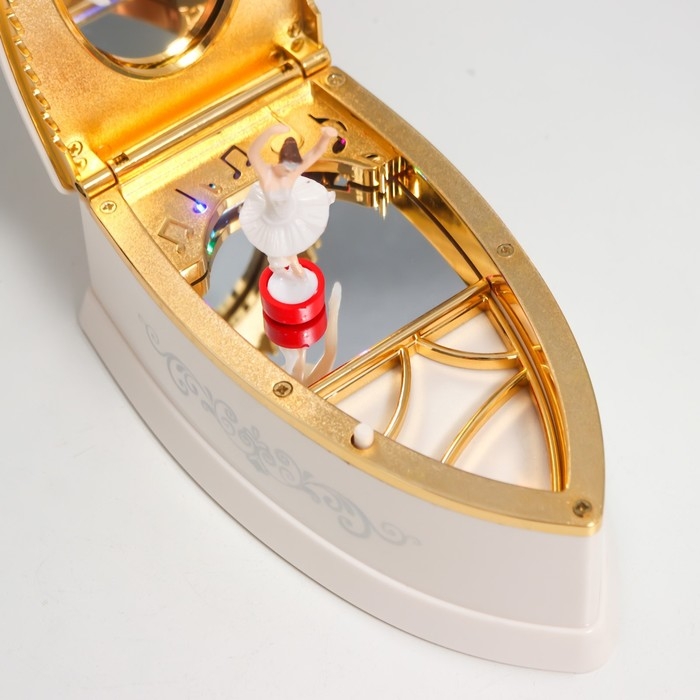 Шкатулка музыкальная механическая Шкатулка музыкальная механическая "Ретро утюг" белый 9х16х12 см