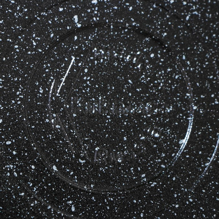 Сковорода блинная, d=22 см, пластиковая ручка, антипригарное покрытие, цвет тёмный мрамор Сковорода блинная, d=22 см, пластиковая ручка, антипригарное покрытие, цвет тёмный мрамор