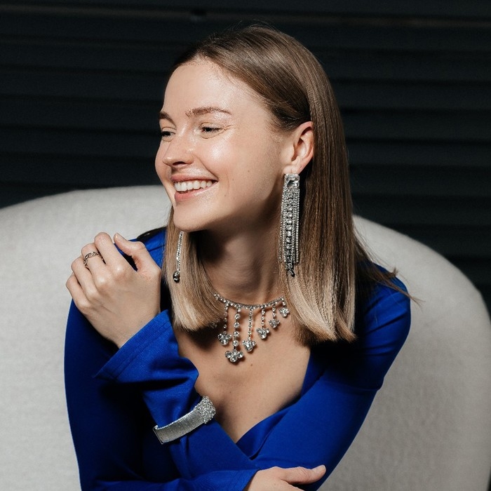 Серьги висячие со стразами «Водопад» асимметрия, цвет белый в серебре, 16,5 см Серьги висячие со стразами «Водопад» асимметрия, цвет белый в серебре, 16,5 см