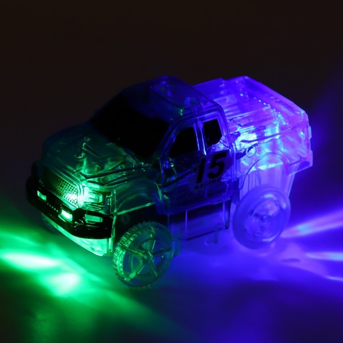 Автотрек Flash Track, с 2 машинками, 638 см, работает от батареек Автотрек Flash Track, с 2 машинками, 638 см, работает от батареек