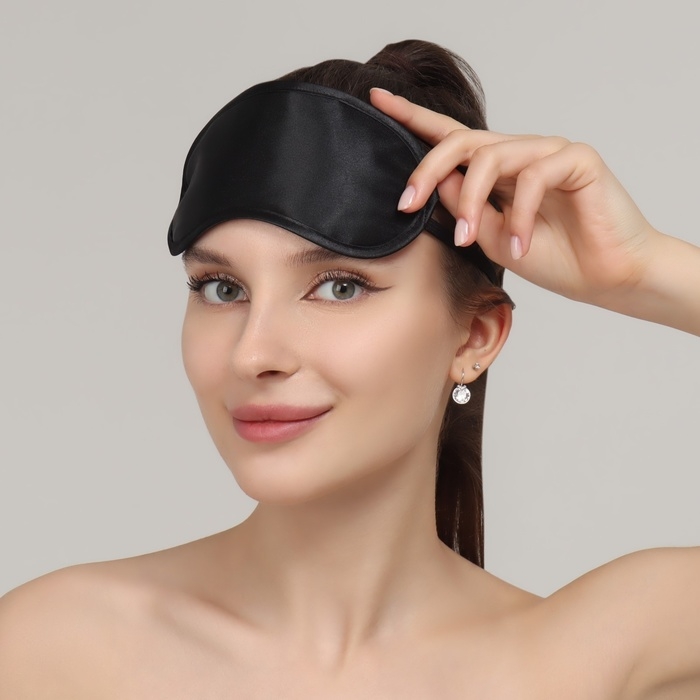 Маска для сна, сатиновая, резинка одинарная, 19 × 8,5 см, цвет чёрный Маска для сна, сатиновая, резинка одинарная, 19 × 8,5 см, цвет чёрный