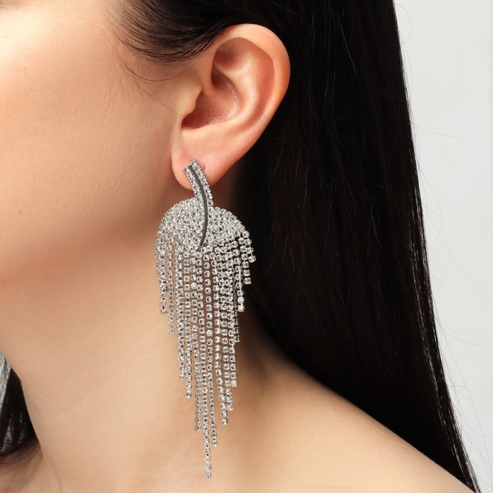 Серьги висячие со стразами «Грация» лесенка, цвет белый в серебре, 11 см Серьги висячие со стразами «Грация» лесенка, цвет белый в серебре, 11 см