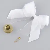 Колокольчик на булавке с бантом на выпускной, белый, d = 2,6 см
