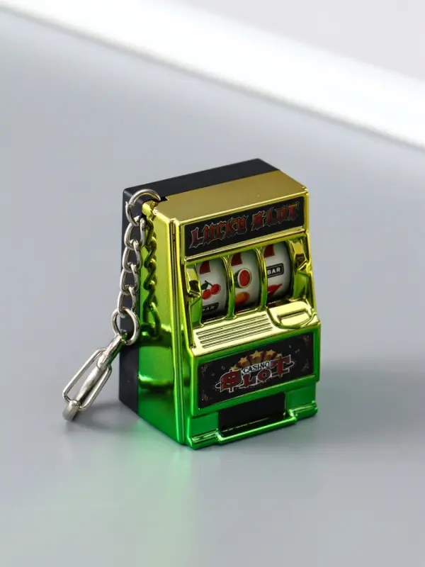 Брелок пластик "Игровой автомат - казино" зелёно-золотой 2,7х3,4х5 см
