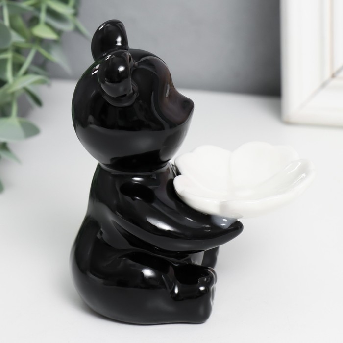 Сувенир керамика подставка Сувенир керамика подставка "Мишка с белым цветком" чёрный 7х9х10,5 см