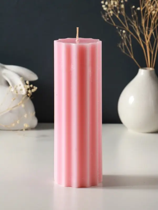 Свеча-цилиндр 7х20 см, 600 гр, с крупными гранями, розовый Свеча-цилиндр 7х20 см, 600 гр, с крупными гранями, розовый