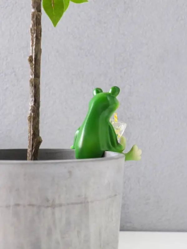 Сувенир полистоун Сувенир полистоун "Лягуха с лимонадом" 5,3х5,5х10,3 см