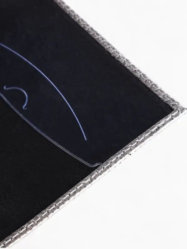 Обложка для паспорта &laquo;Волк&raquo;, натуральная кожа, сплошное тиснение, цвет серебряный