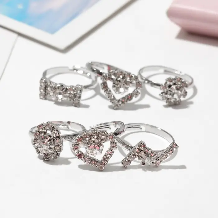 Кольцо «Выбражулька» королевское, форма МИКС, белое в серебре, безразмерное