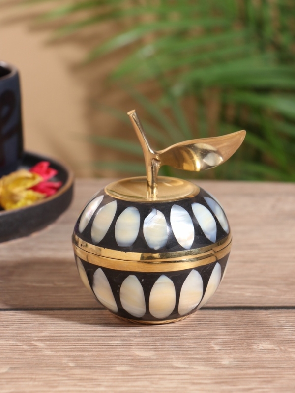 Шкатулка «Яблоко», латунь с перламутром, 7×7×10 см, чёрная Шкатулка «Яблоко», латунь с перламутром, 7×7×10 см, чёрная