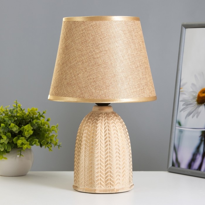 Настольная лампа Настольная лампа "Рамаж" E27 40Вт бежевый 20х20х32 см RISALUX