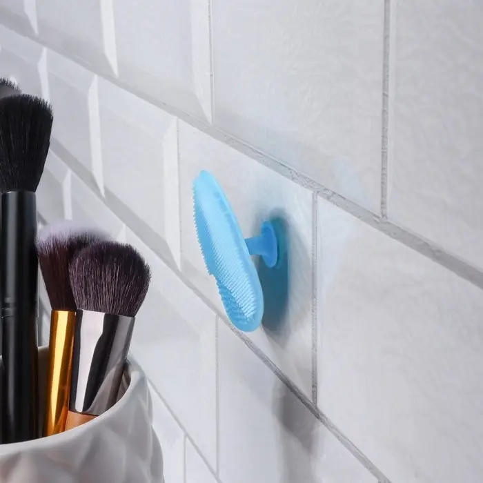 Щётка для умывания «Овал», на присоске, 6.3×5.2 см, голубая