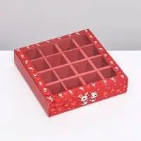 Коробка под 16 конфет, красная «Зайки» 17.7×17.7×3.8 см