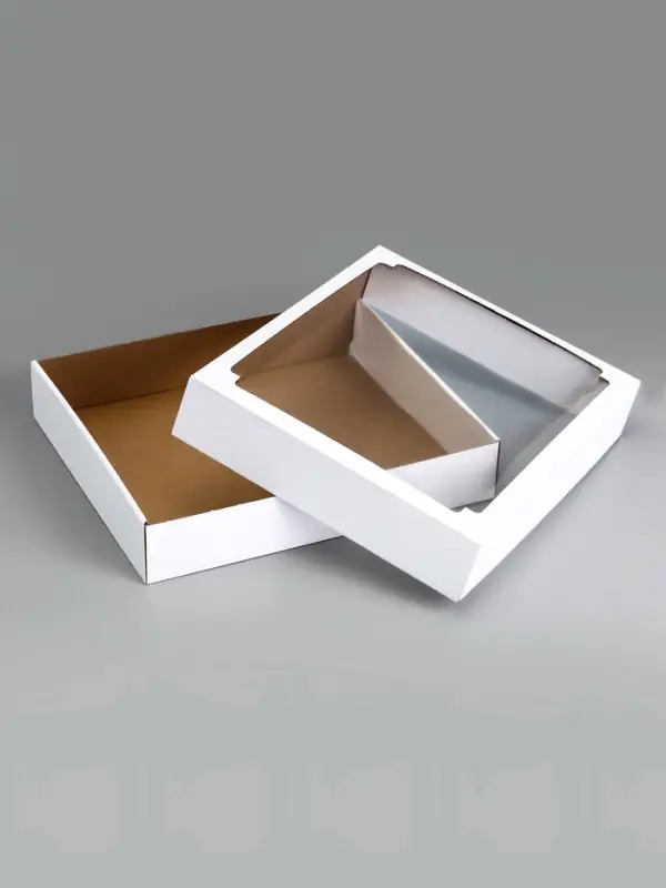 Коробка сборная без печати крышка-дно белая с окном 37&times;32&times;7 см