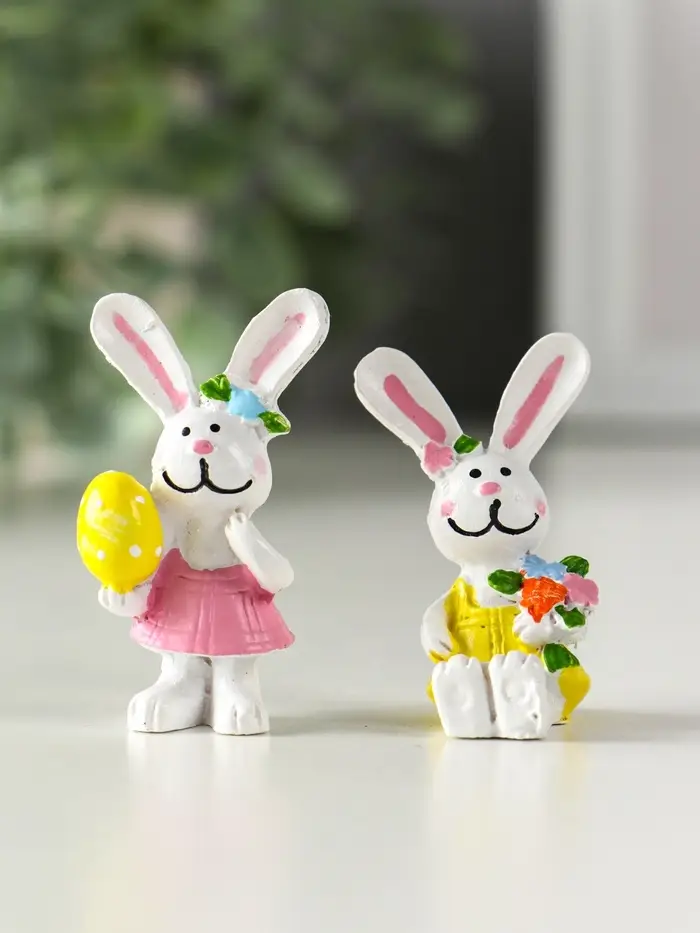 Сувенир полистоун "Белый зайка с яйцом/букетом" МИКС 2,2х3х4,2 см Сувенир полистоун "Белый зайка с яйцом/букетом" МИКС 2,2х3х4,2 см