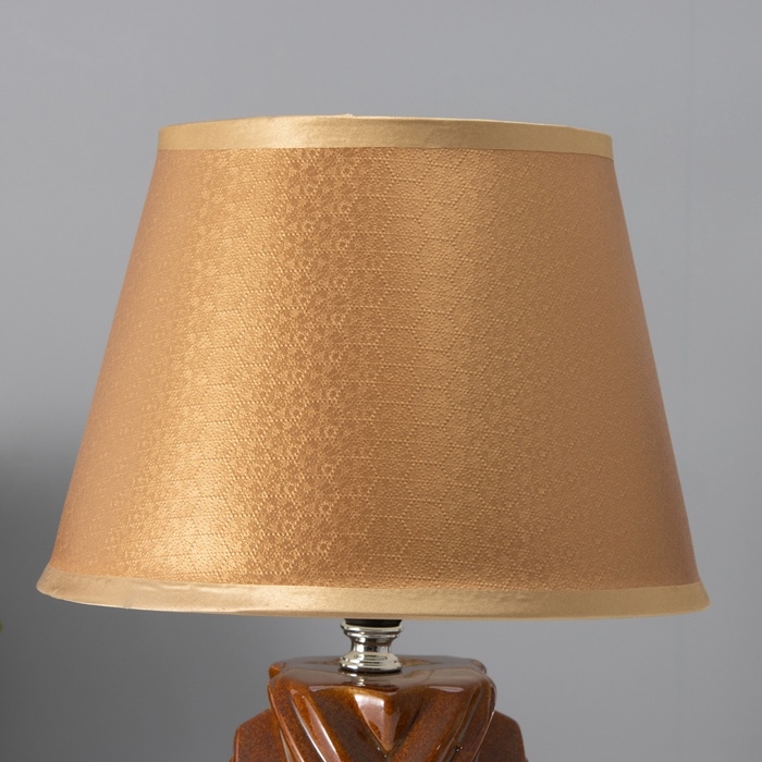 Настольная лампа с абажуром RISALUX «Гринда», Е14, 40 Вт, 22.5×22.5×32 см Настольная лампа с абажуром RISALUX «Гринда», Е14, 40 Вт, 22.5×22.5×32 см