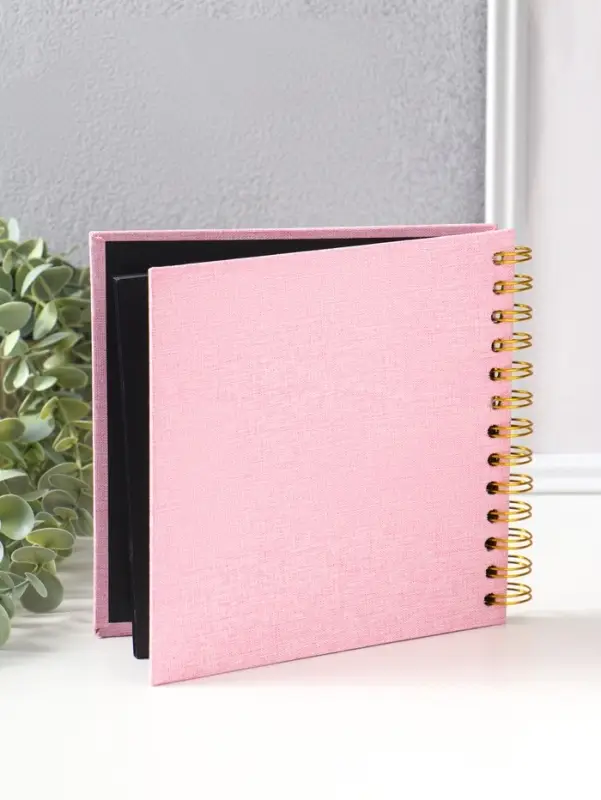 Фотоальбом 20 листов на спирали "Фотоаппарат. Розовый" текстиль, чёрный картон 17,5х17,5 см   109714