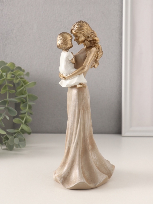 Сувенир полистоун  Сувенир полистоун "Мама держит дочку на руках" 9х8,5х21,5 см