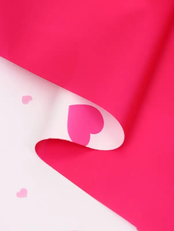 Пленка для цветов, &laquo;Сердца на белом&raquo;, барби, 57&times;57 см