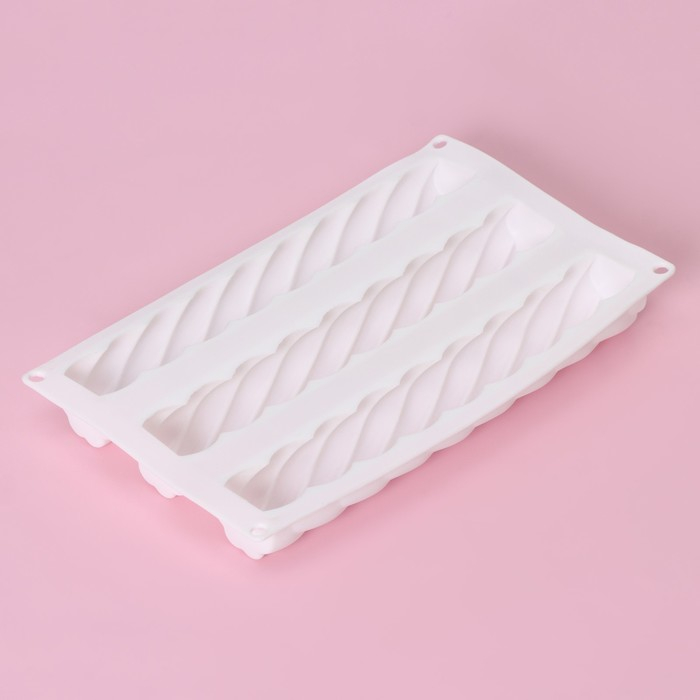 Форма для муссовых десертов и выпечки Доляна «Жгут», силикон, 30×17,5×3,5 см, 3 ячейки (26,7×4,3 см), цвет белый Форма для муссовых десертов и выпечки Доляна «Жгут», силикон, 30×17,5×3,5 см, 3 ячейки (26,7×4,3 см), цвет белый