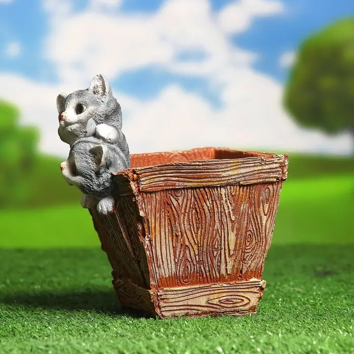 Декоративное кашпо для цветов &laquo;Ящик с котятами&raquo;, 1.3 л, 16&times;18&times;20 см, полистоун