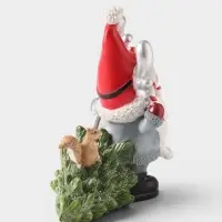 Фигурка новогодняя &laquo;Дед Мороз с рожками на колпаке, несёт елочку с белочкой&raquo;, полистоун, 17&times;10&times;18 см