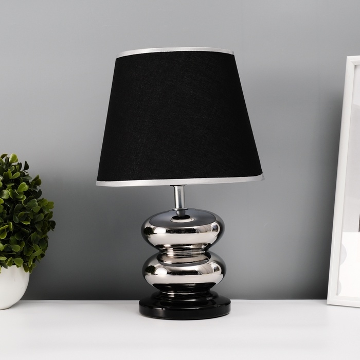 Настольная лампа с абажуром RISALUX «Роса», 1×40 Вт, Е27, хром/чёрный, 20×20×32 см Настольная лампа с абажуром RISALUX «Роса», 1×40 Вт, Е27, хром/чёрный, 20×20×32 см