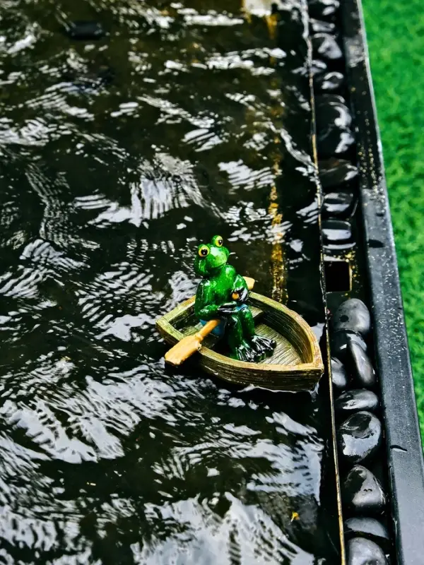 Садовая фигура 14 х 13 х 9,5 см Садовая фигура 14 х 13 х 9,5 см "Лягушка в лодке" Водоплавающая