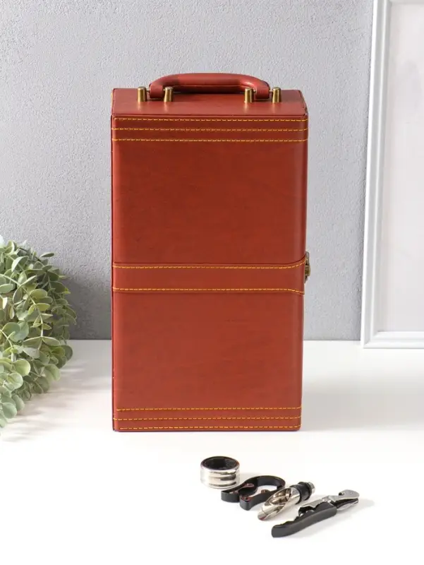 Шкатулка дерево, кожзам под 2 бутылки "Гладкая кожа" коричневая 4 предмета 34,5х20х12 см