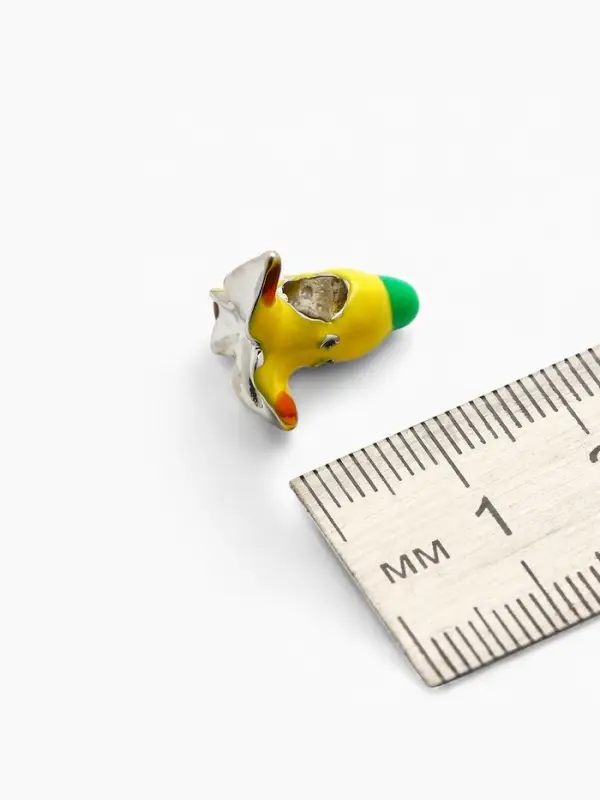 Шарм &laquo;Банан&raquo;, жёлто-зелёный в чернёном серебре