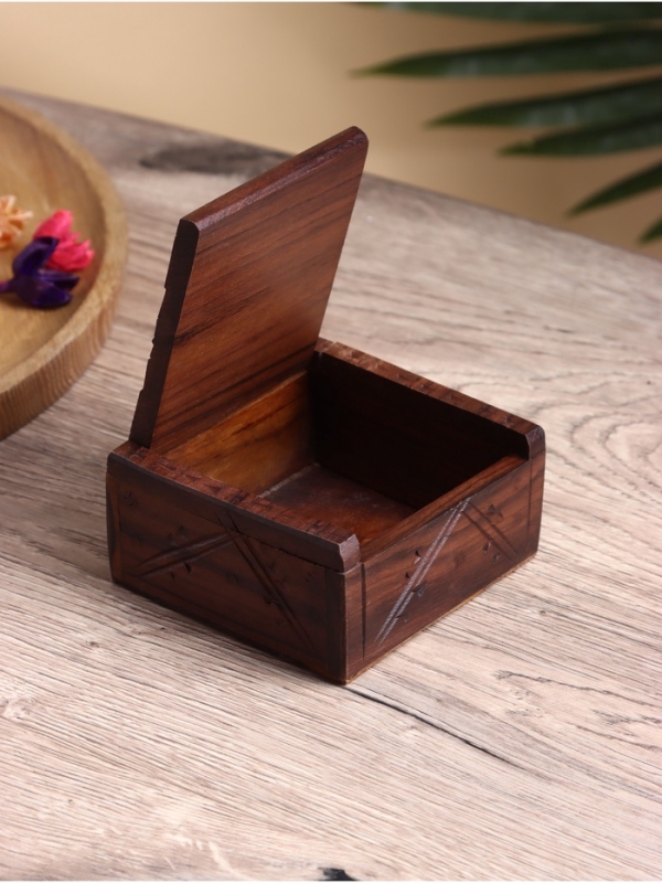 Шкатулка резная "Цветок" дерево соно,10х10х5 см