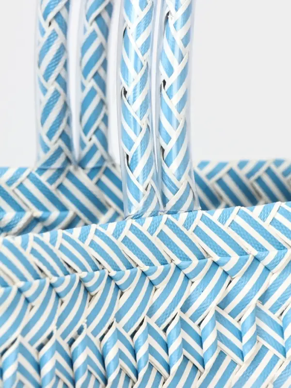 Сумка плетёная, 30&times;15&times;35 см, пластик, бело-голубая