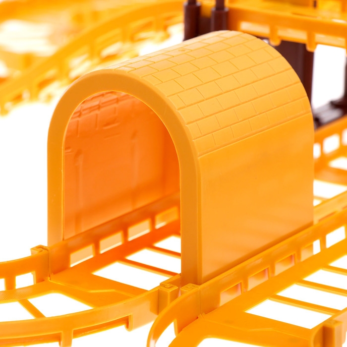 Автотрек «Стройка», с машинкой, краном и фигурками, работает от батареек Автотрек «Стройка», с машинкой, краном и фигурками, работает от батареек