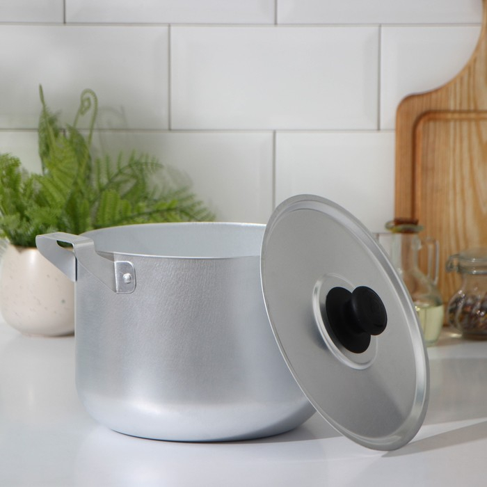 Кастрюля алюминиевая, 4.5 л, металлическая крышка Кастрюля алюминиевая, 4.5 л, металлическая крышка