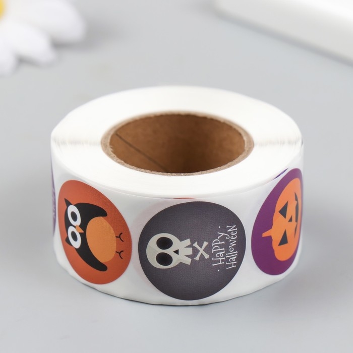 Наклейка бумага Наклейка бумага "Хэллоуин. Страшилки" d=2,5 см 500 шт в рулоне 3х6,5х6,5 см