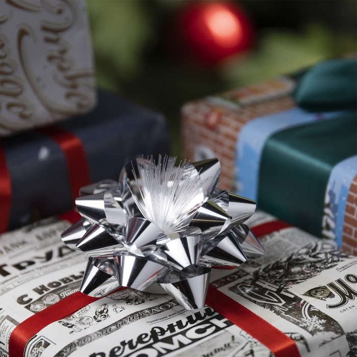 Светодиодная игрушка «Бант-звезда» 9 × 6 × 9 см, батарейки LR44х3 (в комплекте), свечение мульти, серебристая Светодиодная игрушка «Бант-звезда» 9 × 6 × 9 см, батарейки LR44х3 (в комплекте), свечение мульти, серебристая