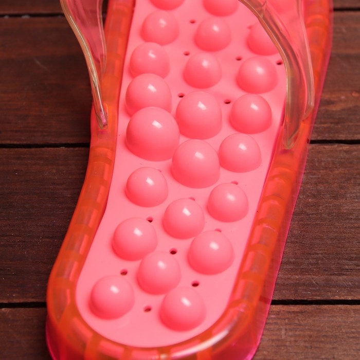 Пластиковые пузырьковые массажные тапочки L 40-41 Пластиковые пузырьковые массажные тапочки L 40-41