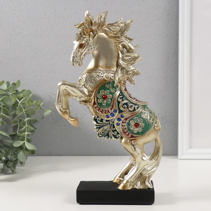 Сувенир полистоун Сувенир полистоун "Арабский скакун с цветочной попоной встал на дыбы" золото 15х5,5х26 см