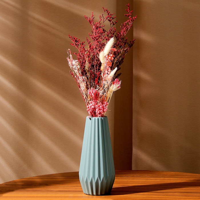 Букет из сухоцветов «Притяжение», 52 × 12 × 8 см Букет из сухоцветов «Притяжение», 52 × 12 × 8 см