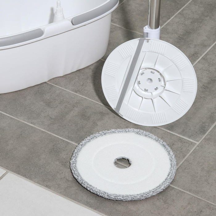 Швабра с отжимом и ведро Raccoon: плоскоя насадка из микрофибры, ведро с отжимом, 13,5 л Швабра с отжимом и ведро Raccoon: плоскоя насадка из микрофибры, ведро с отжимом, 13,5 л