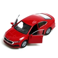 Модель машины Skoda Octavia IV, масштаб 1:38, МИКС