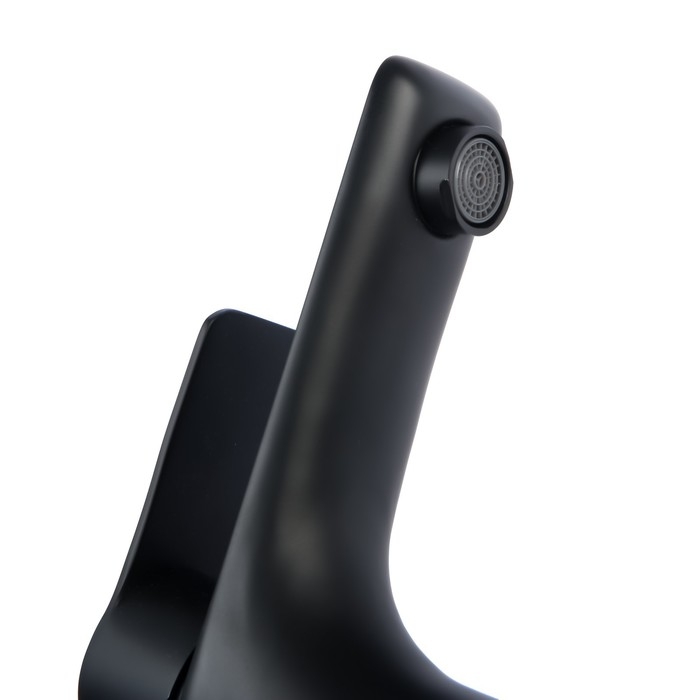 Смеситель для раковины Accoona A91207F, однорычажный, длина излива 122 мм, черный Смеситель для раковины Accoona A91207F, однорычажный, длина излива 122 мм, черный