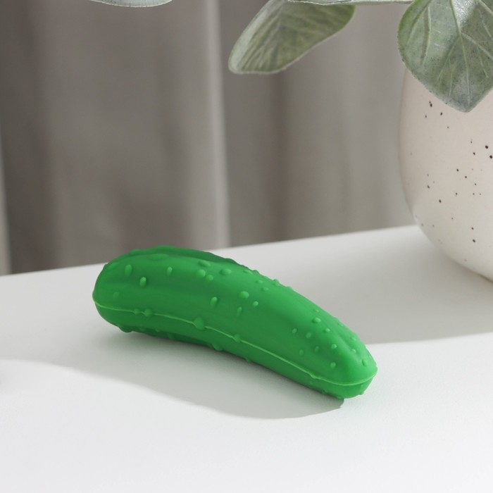 Пробка для бутылки Доляна «Огурчик», 8,5×2,5×2,5см, цвет зелёный Пробка для бутылки Доляна «Огурчик», 8,5×2,5×2,5см, цвет зелёный