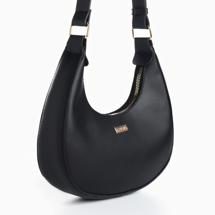 Сумка женская из искусственной кожи, 22х23х6 см, черный цвет Сумка женская из искусственной кожи, 22х23х6 см, черный цвет