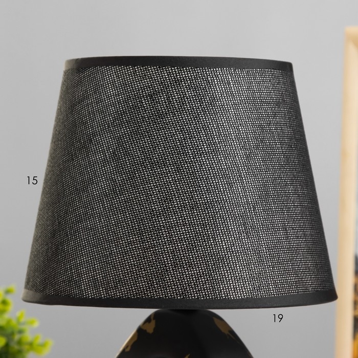 Настольная лампа Настольная лампа "Аморет" E14 40Вт черный-золото 20х20х30 см RISALUX