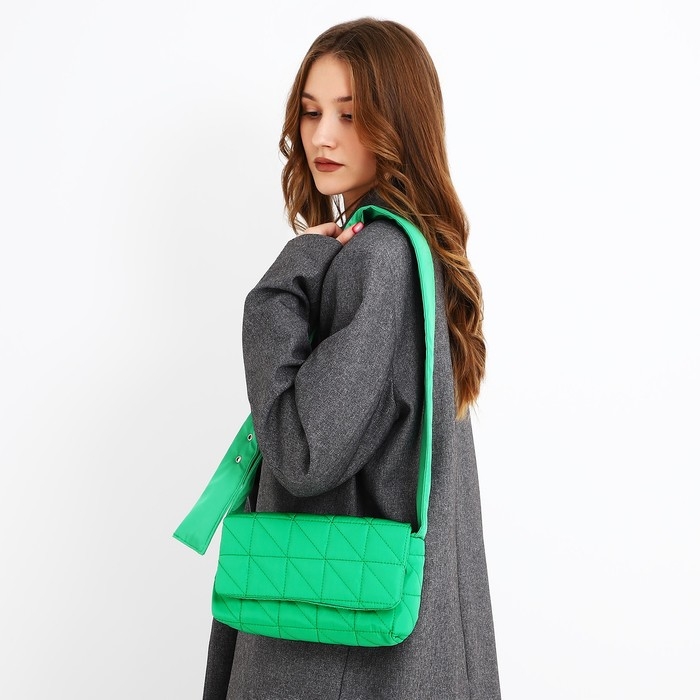 Сумка женская стеганная на плечо, отдел на молнии, 25х14х6 см, цвет зелёный Сумка женская стеганная на плечо, отдел на молнии, 25х14х6 см, цвет зелёный