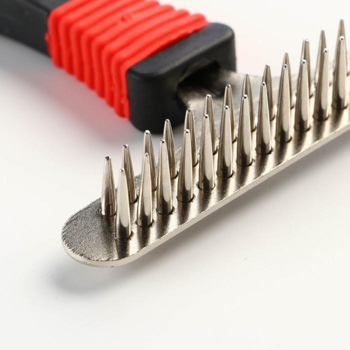 Расчёска-грабли 2-рядная, 11 х 15,5 см, чёрно-красная Расчёска-грабли 2-рядная, 11 х 15,5 см, чёрно-красная