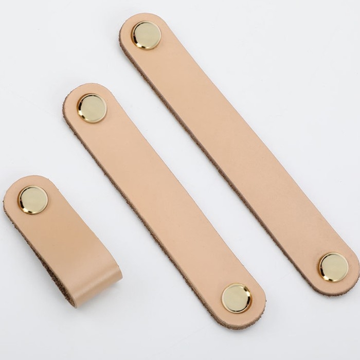 Ручка-скоба CAPPIO RSC010, кожа, м/о 96 мм, цвет бежевый Ручка-скоба CAPPIO RSC010, кожа, м/о 96 мм, цвет бежевый