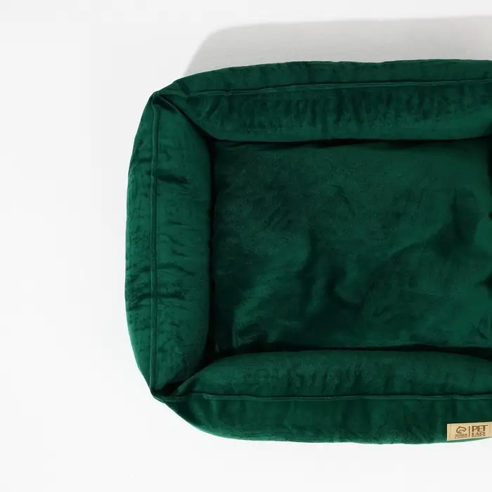 Лежанка для кошек и собак велюровая Pet Lab, 45 х 40 х 15 см, изумрудная Лежанка для кошек и собак велюровая Pet Lab, 45 х 40 х 15 см, изумрудная